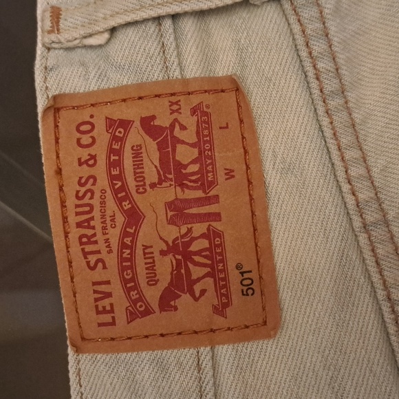 Levis 501 Women's Acid Wash Button Fly Cutt Off Short Size W28 - Picture 6 of 12